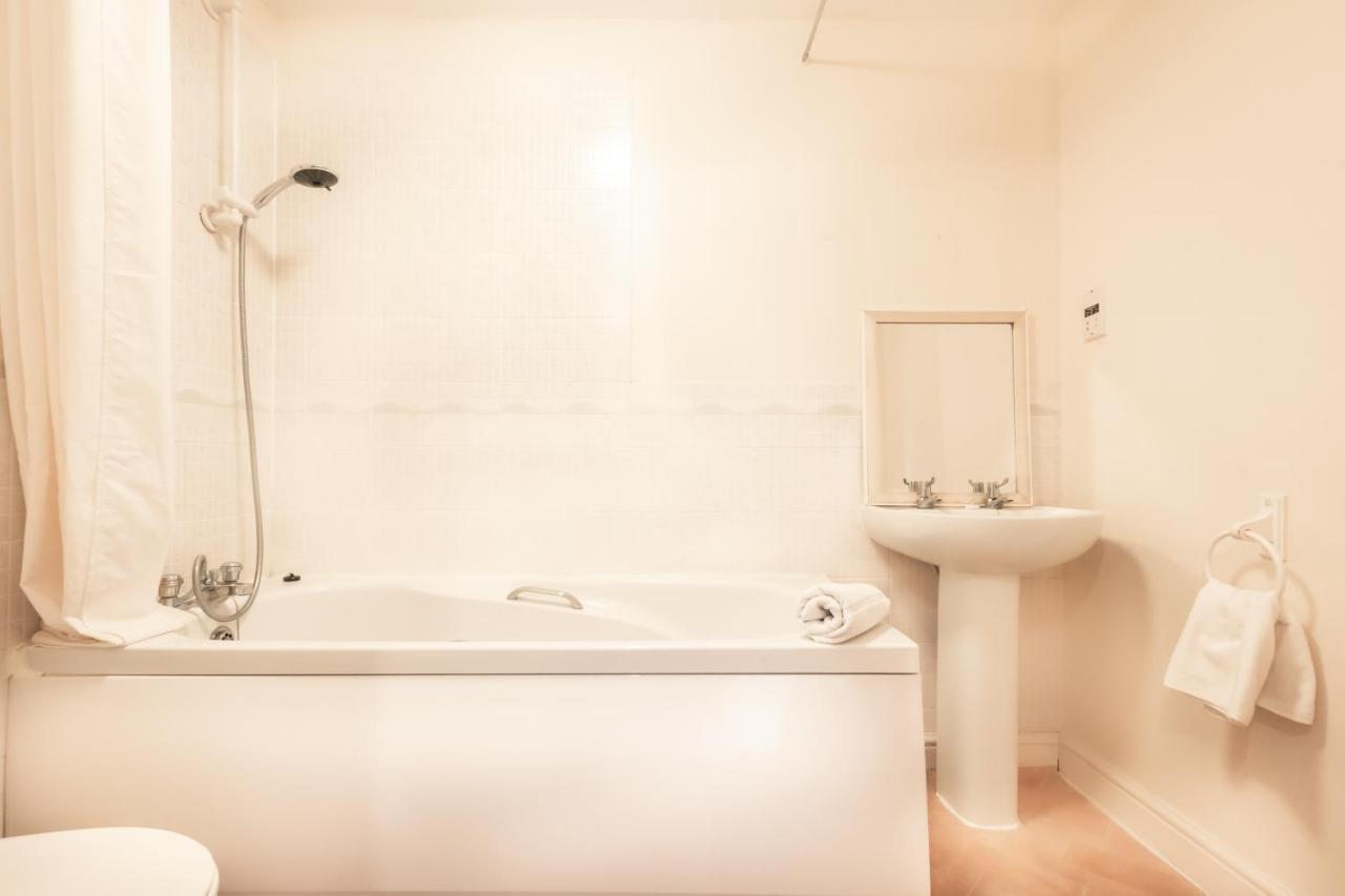 Best Price! 2 Bed City Centre - 4 Single Beds Or 2 Super King, Smart Tvs, Sofa Bed & Free Secure Parking Саутгемптон Экстерьер фото